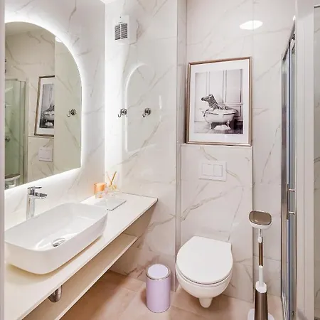 Sunny Lol Port In The Centre Apartment