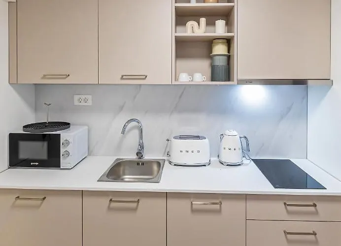 Sunny Lol Port In The Centre 아파트 *