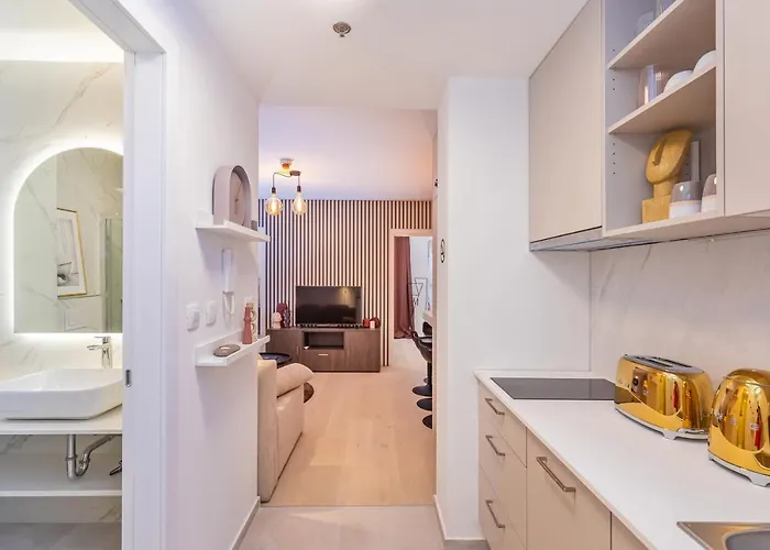 Sunny Lol Port In The Centre 두브로브니크