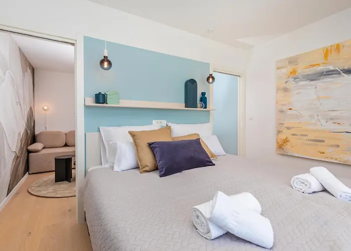 Sunny Lol Port In The Centre 아파트 *