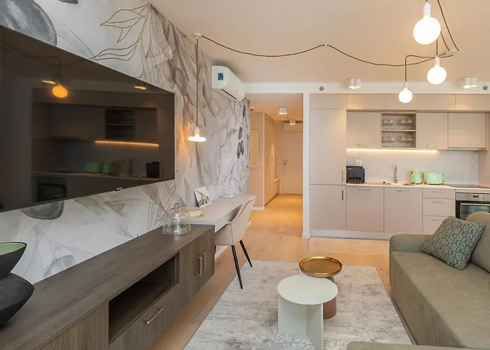 Sunny Lol Port In The Centre Dubrovnik