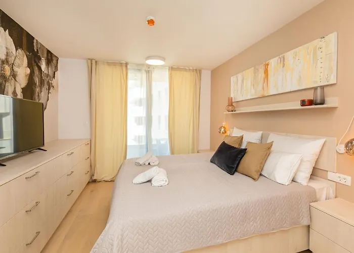 Sunny Lol Port In The Centre Daire Dubrovnik